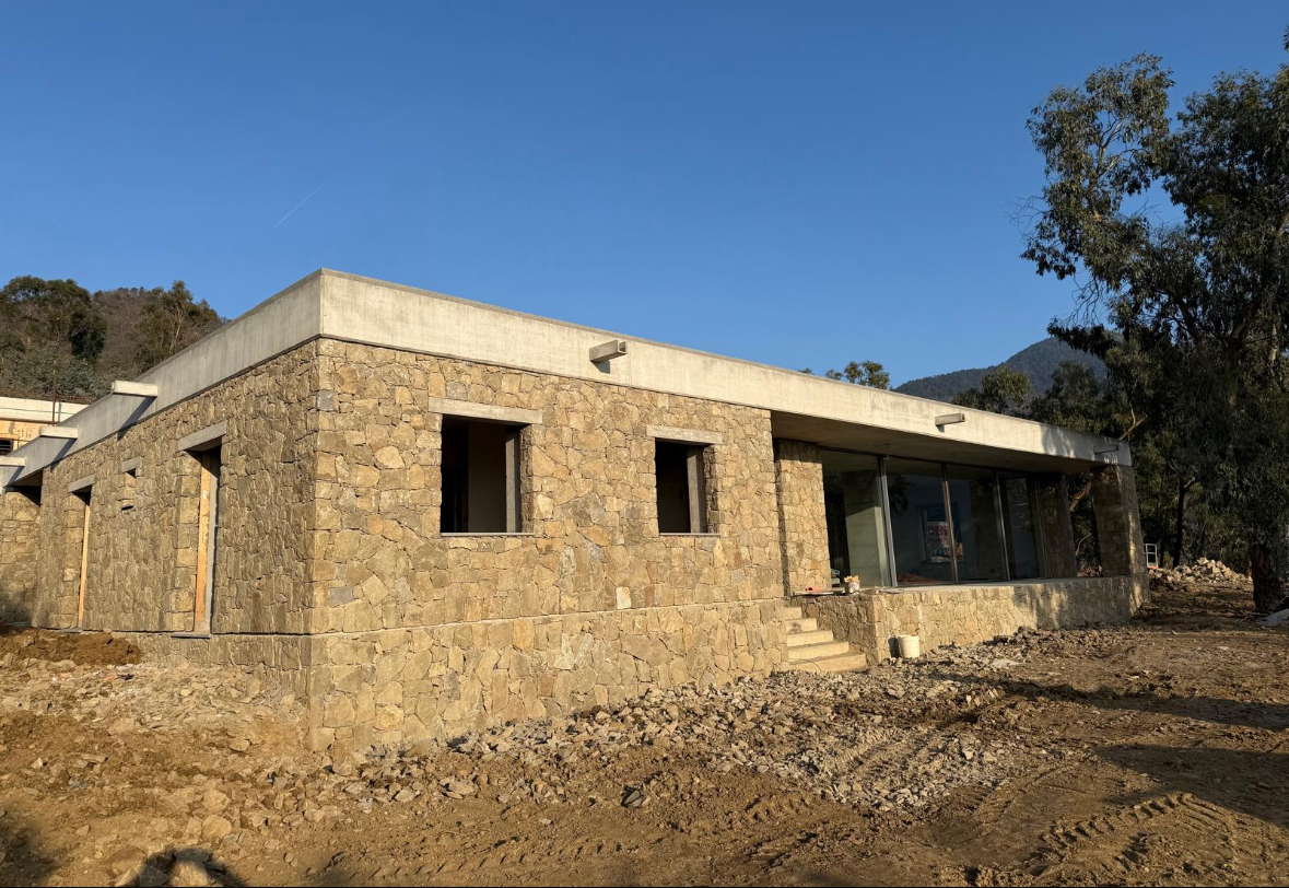 Rivestimento villa in pietra naturale